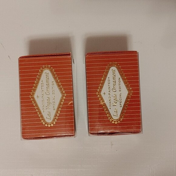 LAS VEGAS Santa Ornaments x 2 Las Vegas Welcome Sign Jackpot Santa - Picture 6 of 8